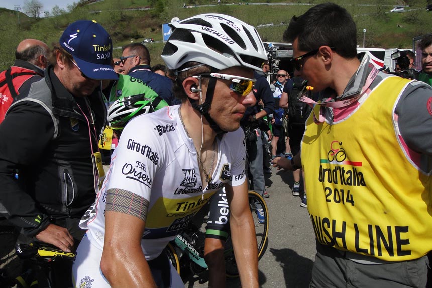 Rafal Majka, maglia bianca del Giro d'Italia all'arrivo di Montecampione © Photo Cristian Gualandris per Bikenews.it 